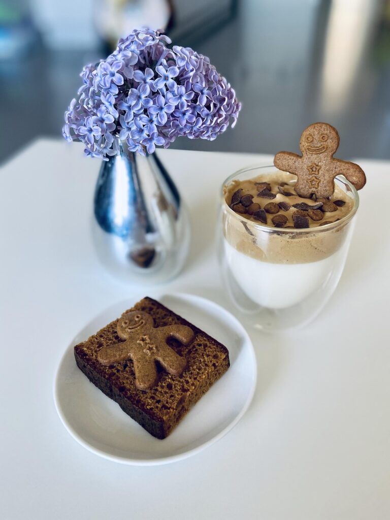 tiktok運用代行の成果報酬はどのように設定されるべきか？