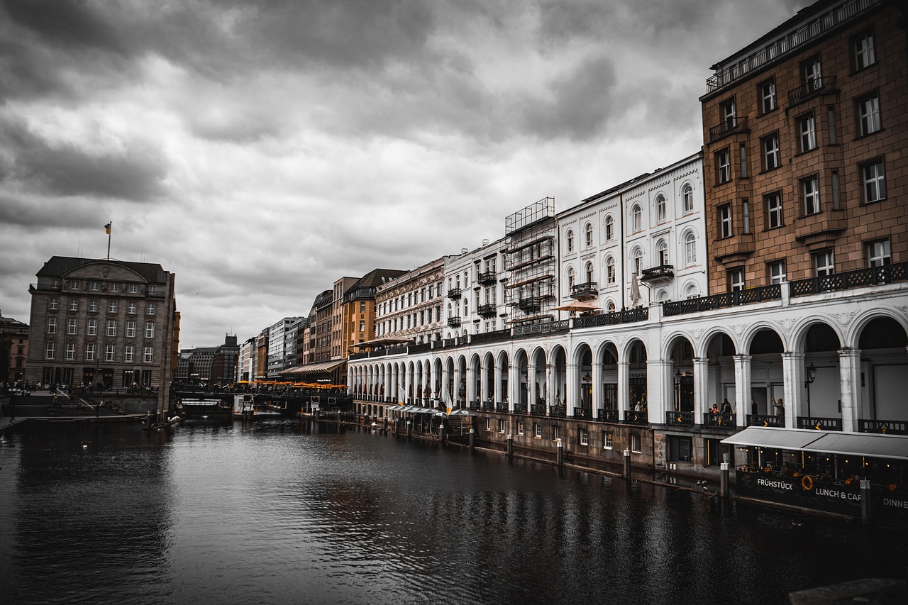 SNS運用を内製化する際のコスト削減のポイントは？