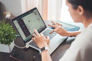 SNS代行を利用したフリーランスの成功事例は？